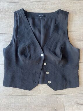 Madewell Black Sleeveless Button Vest